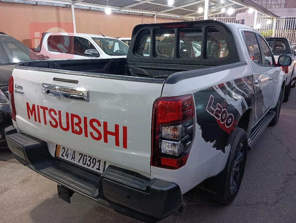 میتسوبیشی L200